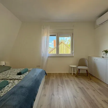Sunset - Spacious Family Retreat